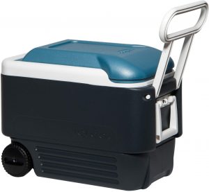 Igloo Maxcold cooler with wheels and Handles keeps Ice for days