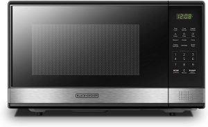 Black + Decker Microwave Oven for office break rooms with turntable and child lock