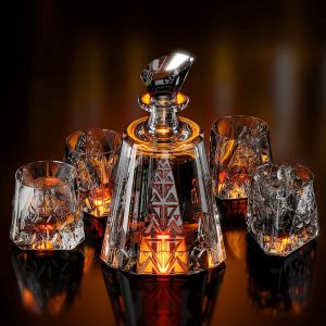 Why use a decanter for whisky -  Best Aztec whiskey decanter and glass set