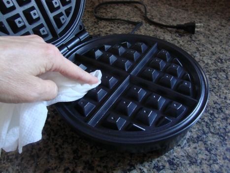 How to clean a waffle cone maker